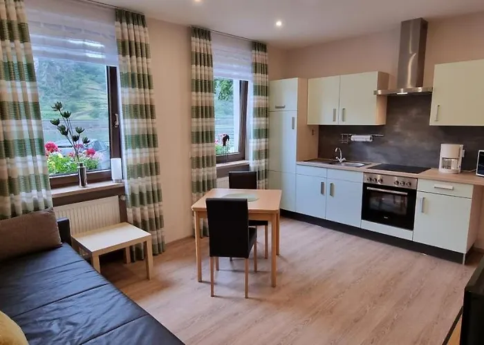 / Scheid בית הארחה